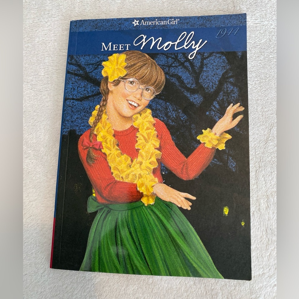 American Girl 1944 Meet Molly #1 Paperback Book Valerie Tripp published 2000